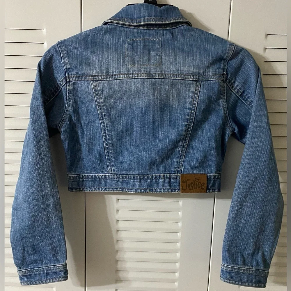 Justice Jean Jacket, Medium wash, Denim, Sz 10, Crop, Trucker, Embroidery​